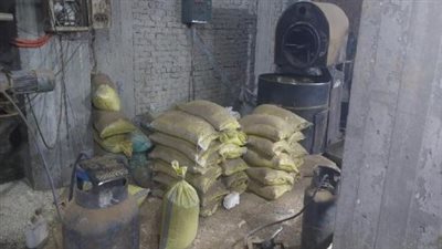 شرطة التموين تضبط مصنع بن مغشوش مخلوط بسلة ونشا بالخانكة قليوبية