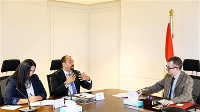 وزير التخطيط يبحث مع وفد منظمة 