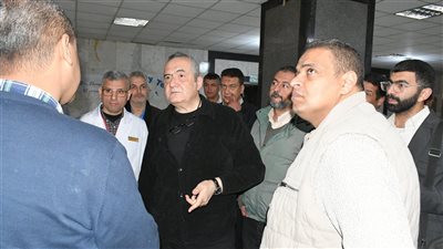 رئيس المستشفيات التعليمية يتفقد مستشفى الأحرار بالزقازيق ويتابع أعمال التطوير