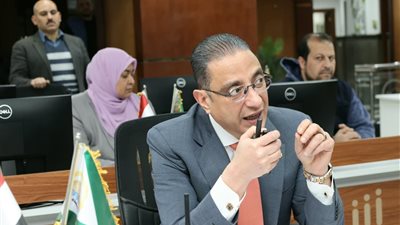 محافظ الجيزة يكلّف بتحسين كفاءة النظافة بشارع عثمان محرم ورفع أي مخلفات 