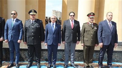إكليل الزهور على النُصب التذكاري للشهداء بمناسبة العيد القومي لبنى سويف