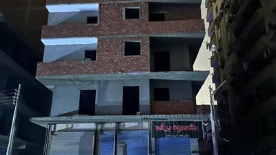 دون إصابات نائب محافظ المنيا يتابع حادث انهيار حائط ببرج سكنى تحت الإنشاء وتهشم 3 سيارات