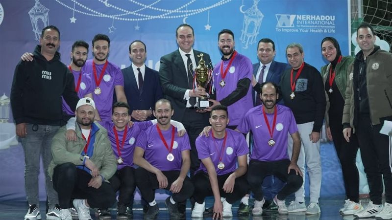 خلال تكريم الفريق