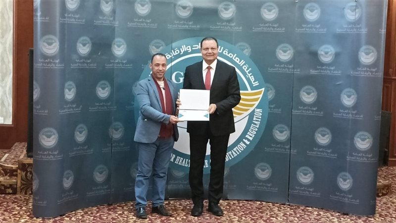  تكريم الصحفي محمود