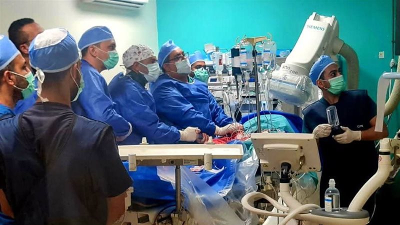 خلال إحدى القساطر