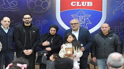 الزهور يكرم اثنتين من بطلاته.. ابنة الشهيد ومحاربة السرطان في إفطار أسرة الرياضة