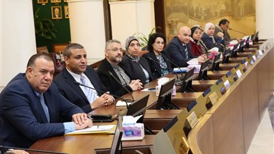 جامعة الإسكندرية تبحث تطوير الإرشاد الأكاديمي ودعم ذوي الهمم والتحول الرقمي