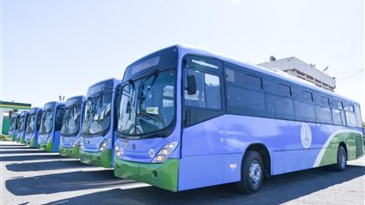 محافظ الإسكندرية يتفقد جراج هيئة النقل العام بمحرم بك