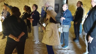 وفود سياحية متعددة الجنسيات تزور المناطق الأثرية بالمنيا