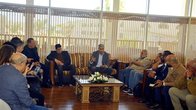 وزير السياحة يلتقي أعضاء غرفة الغوص والأنشطة البحرية بشرم الشيخ لبحث سبل تطوير نشاط الغوص