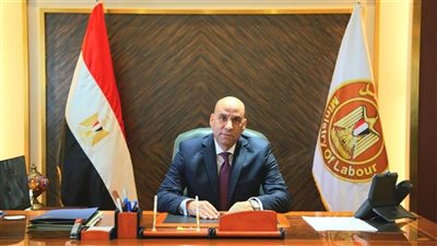 بشرى سارة.. وزير العمل يعتمد صرف 343.9 مليون جنيه منحة عيد الفطر للعمالة غير المنتظمة