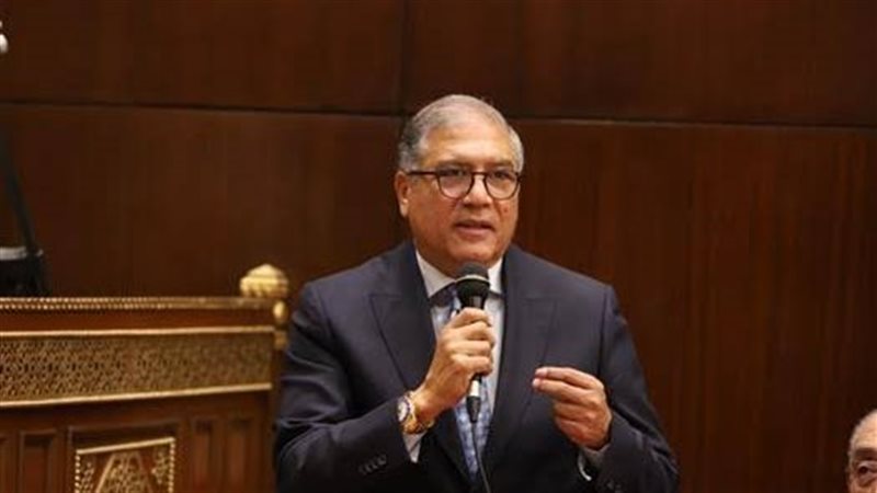 الدكتور عفت السادات