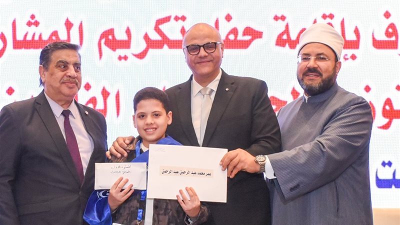 بمشاركة 1000 متسابق… محافظ الإسكندرية يشهد حفل توزيع جوائز م