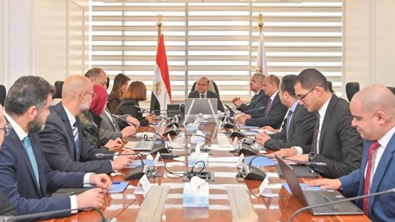 اجتماع وزير الاستثمار