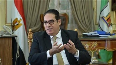 رئيس جامعة القاهرة يهنئ فريق جراحة القلب للنجاح في جراحة دقيقة ومعقدة