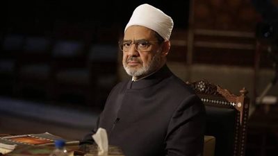شيخ الأزهر يتلقى اتصالًا هاتفيًا من البابا تواضروس للتهنئة بعيد الفطر المبارك