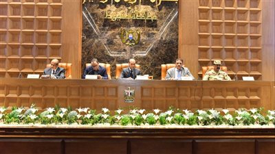 محافظ أسيوط يترأس الاجتماع الأول للمجلس التنفيذي ويوجه برفع درجة الاستعداد للعيد