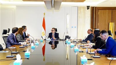 التخطيط والبنك الأوروبي يبحثان دعم استقرار الاقتصاد المصري في ظل التحديات العالمية