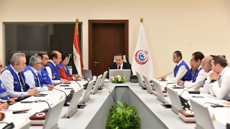 اجتماع وزير الصحة