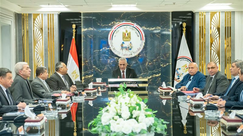 وزير الإنتاج الحربي