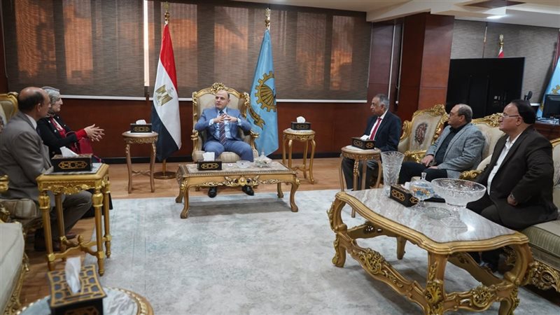 محافظ الغربية خلال