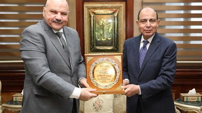 محافظ المنيا يؤكد أهمية تعزيز العمل الأهلي ودعم المبادرات المجتمعية