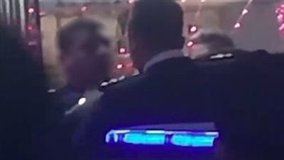 إيقاف ضابط شرطة عن العمل وإحالته للتحقيق لتجاوزه مع أحد المواطنين بالقاهرة