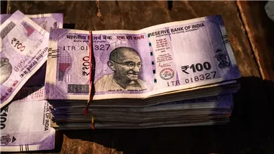 الروبية الهندية تسجل انخفاضاً قياسياً غير مسبوق في تعاملات.. اليوم