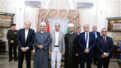محافظ المنيا يستقبل المهنئين بعيد الفطر المبارك 
