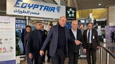 وزير الطيران المدني يقوم بجولة تفقدية بمطار القاهرة الدولي
