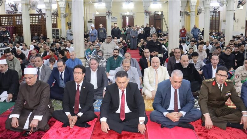 صلاة عيد الفطر بمسجد