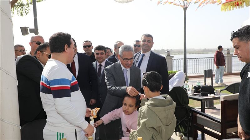 محافظ بني سويف يشارك