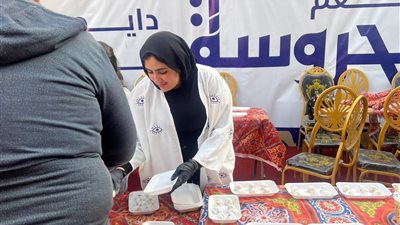 التضامن تدخل البهجة على المواطنين بتوزيع كعك العيد بالمحافظات 