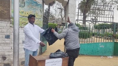 الجيزة توزّع أكياسًا بلاستيكية مجانًا لروّاد الحدائق والمتنزهات لتيسير جمع المخلفات 