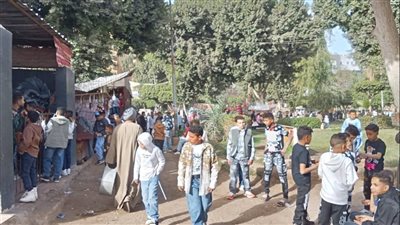 الأسايطة يتوافدون على 