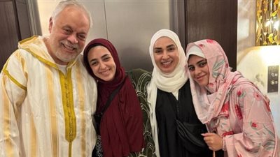 روجينا تصلي العيد مع ابنتيها وزوجها وتوجه رسالة مؤثرة إلى جمهورها 