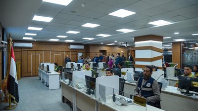 محافظ الإسكندرية يتابع جهود التعامل مع موجة الأمطار الغزيرة