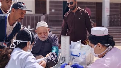   الرعاية الصحية تواصل تنفيذ مبادرة «عيد واطمن» وتكثف انتشار الفرق الطبية بالميادين والأماكن المزدحمة
