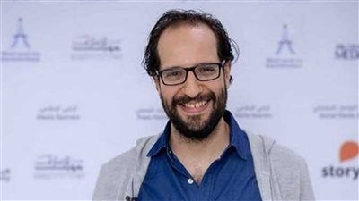 أحمد أمين يعلن تأجيل العرض الكوميدي في الأردن