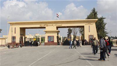 معبر رفح البري يستقبل دفعة جديدة من العائدين الفلسطينيين