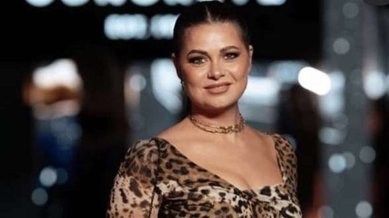 الفنانة يسرا اللوزي