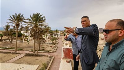 محافظ جنوب سيناء يتفقد مشروعات فندقية وسياحية لطرحها للاستثمار