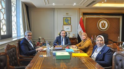 نقيب التمريض تناقش خطة متكاملة لتطوير منظومة التمريض مع وزير التعليم العالي