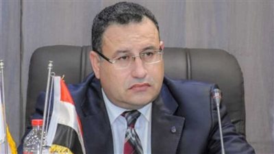وزير التعليم العالي يوجه بتعليق الدراسة حضوريًا بالجامعات والمعاهد واستمرارها أونلاين