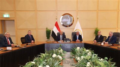 وزير النقل يشهد توقيعين بين 