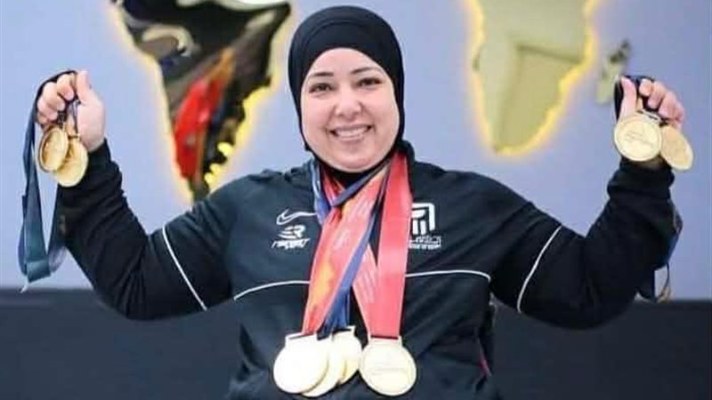 فاطمة عمر بطلة رفع