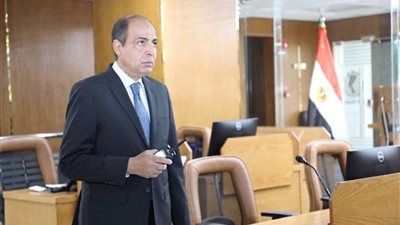 محافظ المنيا يتابع تطورات حالة الطقس ويوجه بانتشار فرق الرصد ميدانيًا لمتابعة الموقف لحظيًا