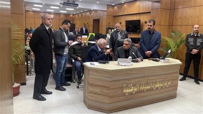 محافظ الدقهلية يتابع جهود شركة مياه الشرب في مسح مياه الأمطار
