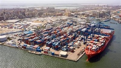 استقرار حركة الملاحة بميناء الإسكندرية واستمرار فتح البوغاز مع متابعة جوية مستمرة
