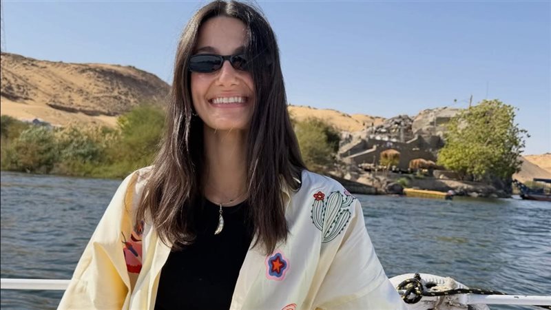 الفنانة تارا عماد